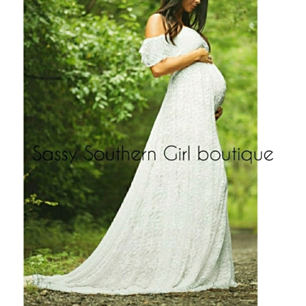 ⭐🆕 White lace maternity maxi dress